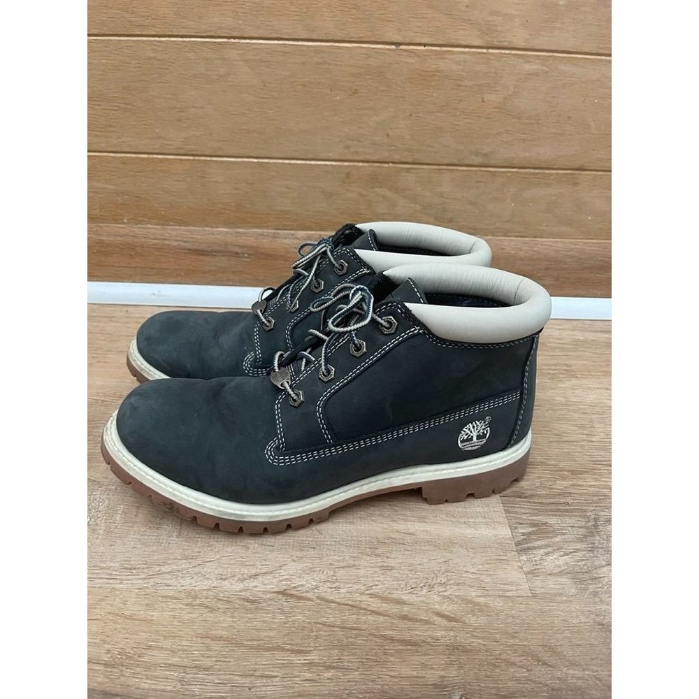 Timberland Women's Black Boots EUC